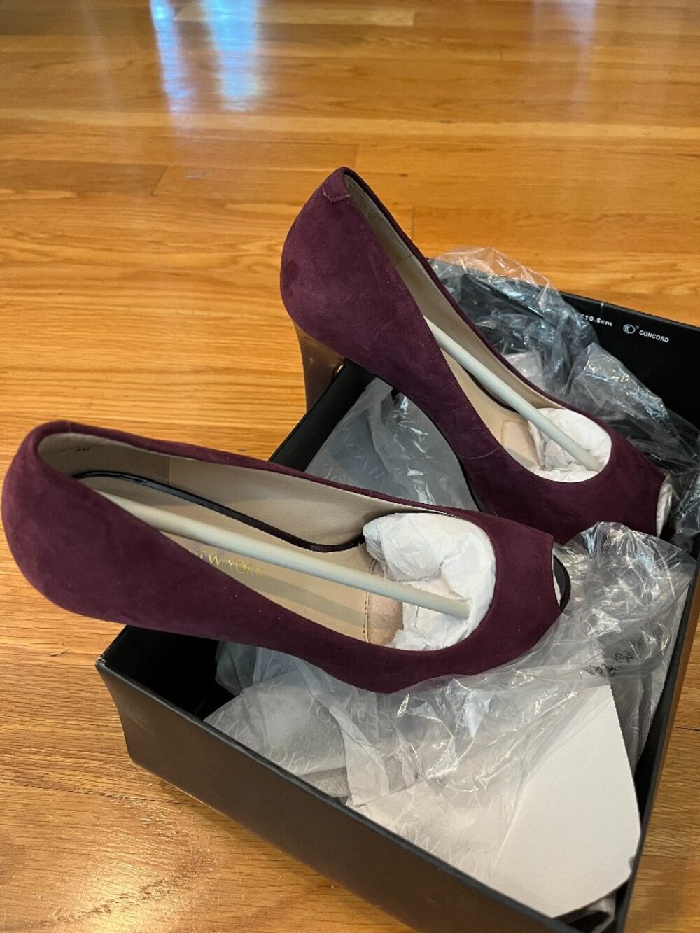 Beautifil purple suede heels (BARELY WORN)